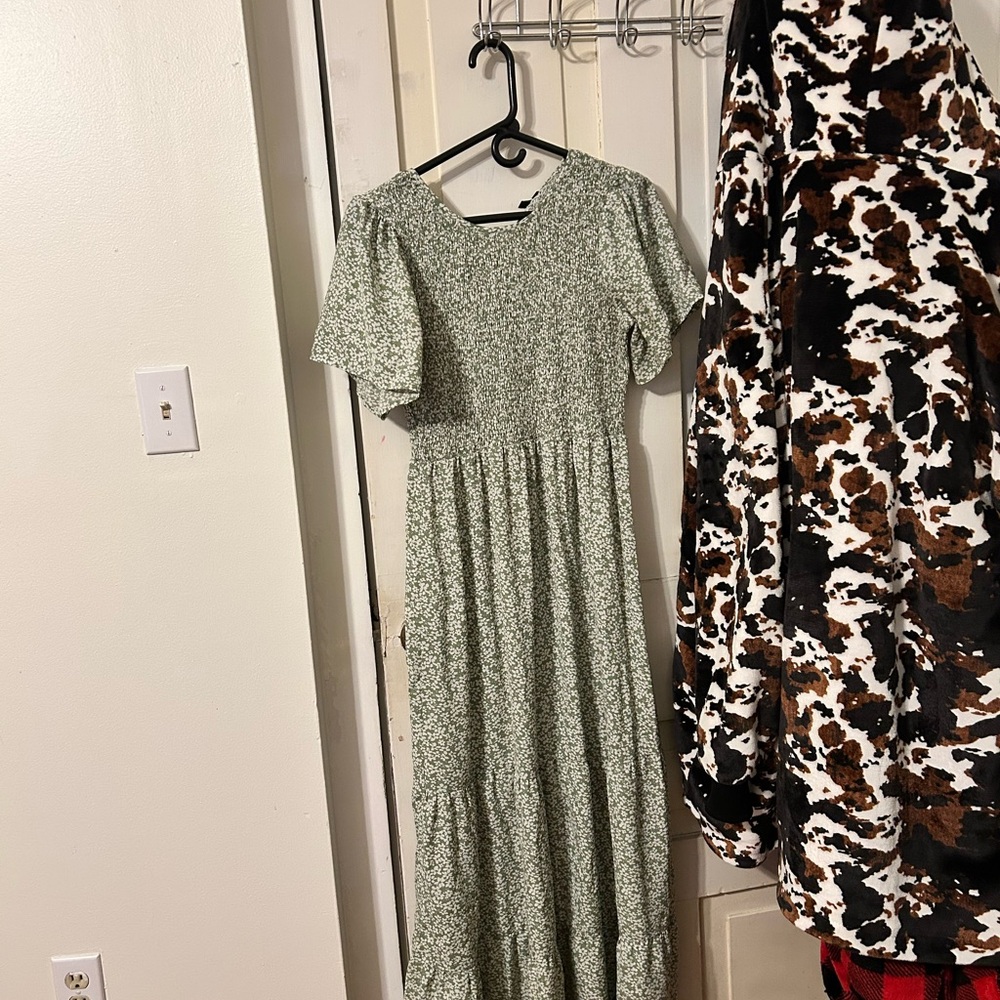 Elegant Green Floral Dress